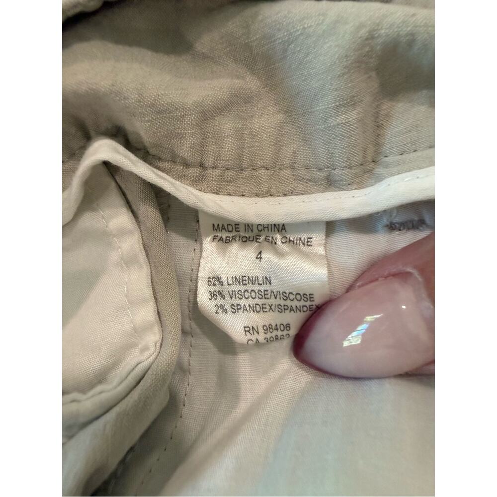 Women's Casual Roll-Cuff Cargo Shorts in Beige - Picture 4 of 4